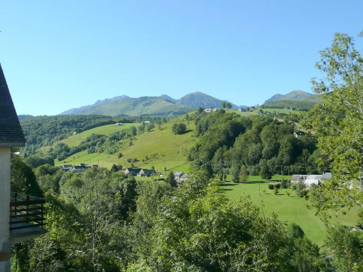 La Laurence Hotel Campan Guest house