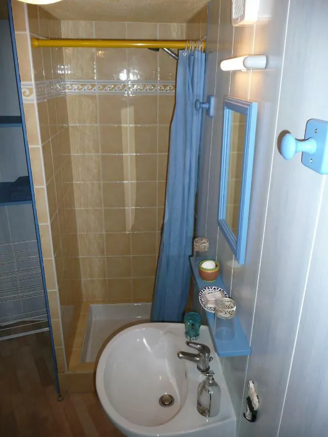 La Laurence Hotel Campan Guest house